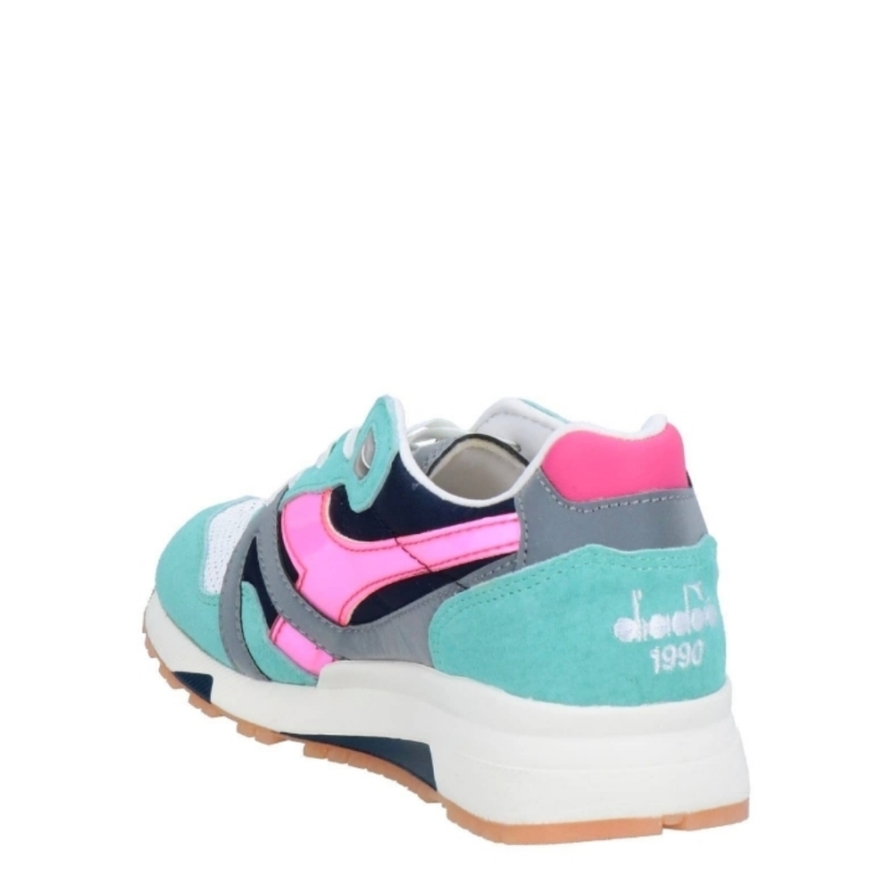 Sneakers - Picture 3 of 4